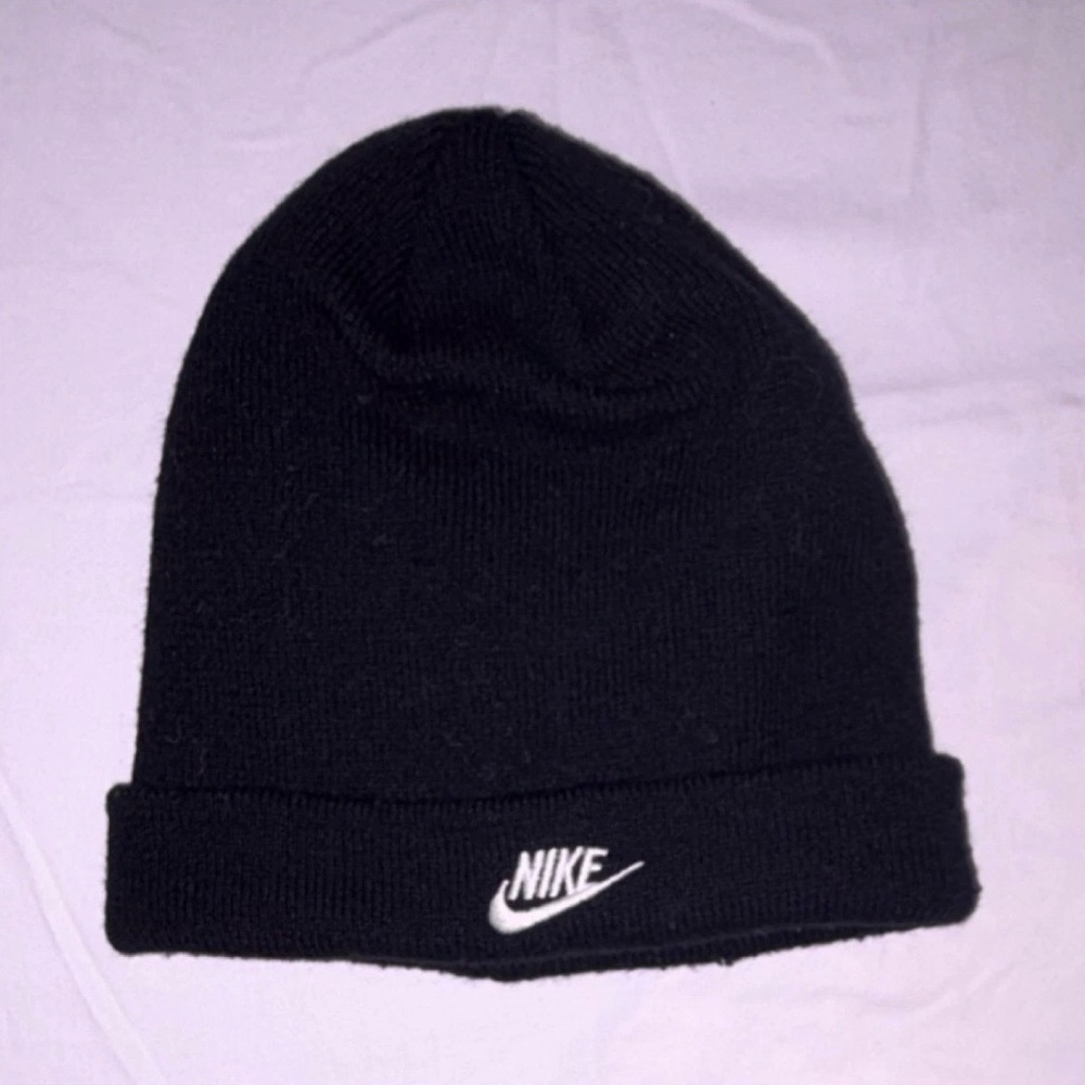 Nike Youth Black Basketball Knit Base Layer Beanie Hat for Sports